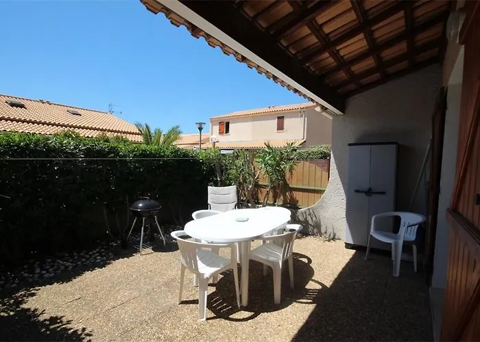 Jolie D'angle, Sejour Climatise, 4 Couchages, Terrasse Parking Dans Securisee Avec Piscine Commune 400m De La Lrjp11 Portiragnes